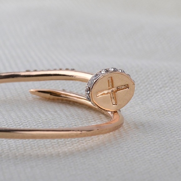 Hot🌶GOLD nail bracelet with rhinestones. Stack’m - Picture 8 of 8